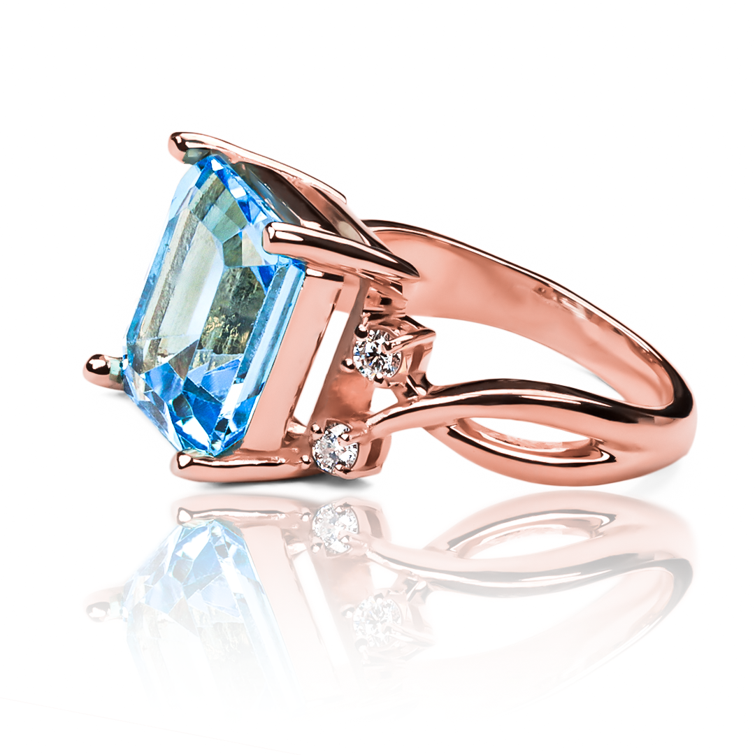 Anillo Emerald Heart ring, hecho de oro 18k con certificado de calidad y garantía de por vida, esta Joyería Caracas es una elección sofisticada y exclusiva para un momento tan especial.