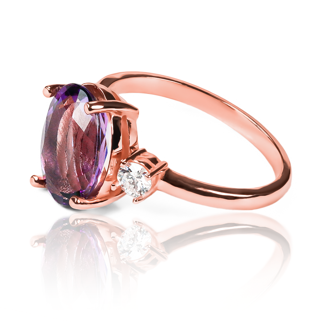Anillo Purple Sky, hecho de oro 18k con certificado de calidad y garantía de por vida, esta Joyería Caracas es una elección sofisticada y exclusiva para un momento tan especial. 