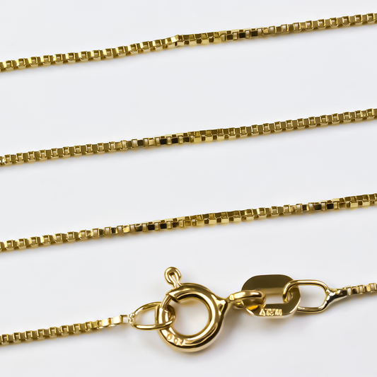 Joyería Caracas de lujo con nuestra cadena estilo Venecia 50 SM. Hecha a mano con oro 18k y garantizada de por vida.