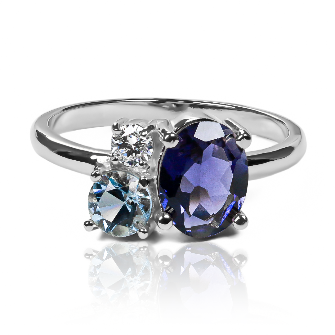 Anillo Purple sky plus topaz, hecho de oro 18k con certificado de calidad y garantía de por vida, esta Joyería Caracas es una elección sofisticada y exclusiva para un momento tan especial.