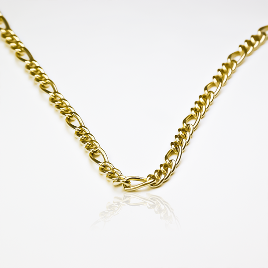 Cadena Cubana 3x1E60 es una cadena elaborada en oro de 18k por la Joyería Caracas. Cuenta con garantía de por vida. 
