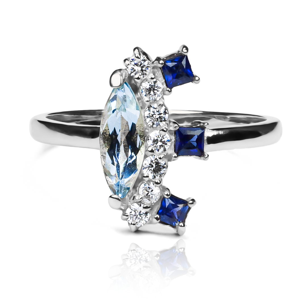 Anillo Marquez, hecho de oro 18k con certificado de calidad y garantía de por vida, esta Joyería Caracas es una elección sofisticada y exclusiva para un momento tan especial. 