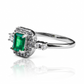 Anillo Emerald Heart ring, hecho de oro 18k con certificado de calidad y garantía de por vida, esta Joyería Caracas es una elección sofisticada y exclusiva para un momento tan especial. 