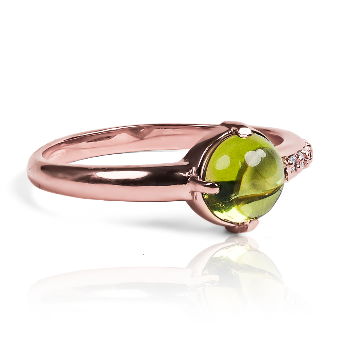 Anillo Topacio one line diamonds, hecho de oro 18k con certificado de calidad y garantía de por vida, esta Joyería Caracas es una elección sofisticada y exclusiva para un momento tan especial.