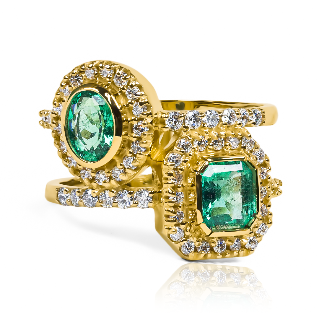 Anillo Queen's Sapphire, hecho de oro 18k con certificado de calidad y garantía de por vida, esta Joyería Caracas es una elección sofisticada y exclusiva para un momento tan especial. 