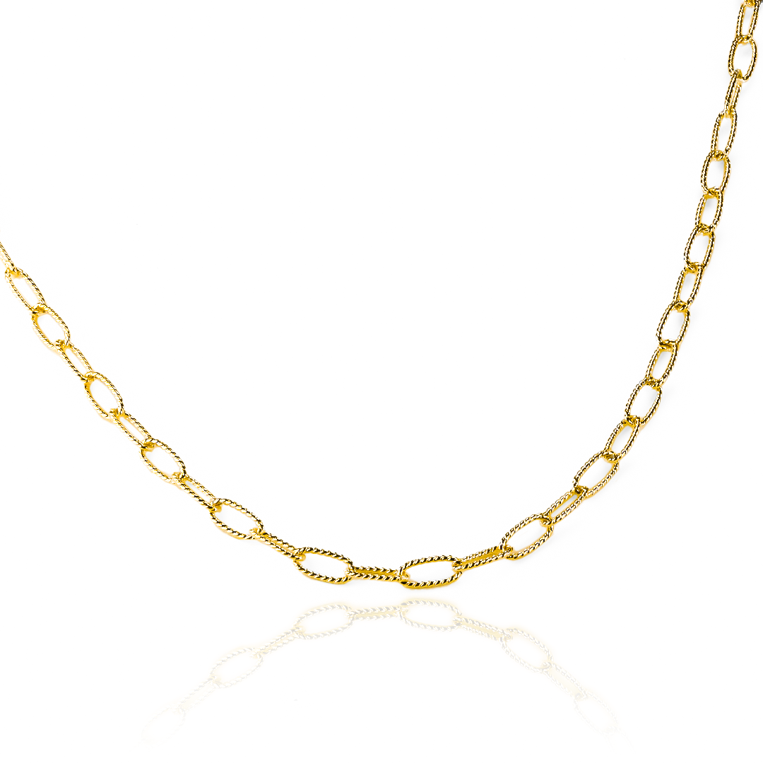 Cadena de clip corrugada de 45cm es la última tendencia en Joyería Caracas, cuenta con garantía de por vida. 