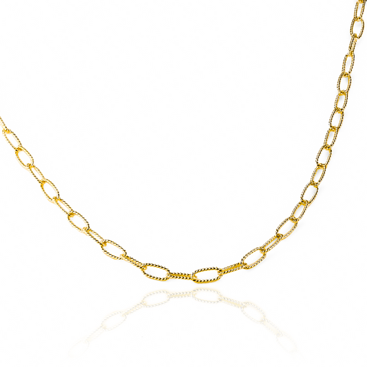 Cadena de clip corrugada de 45cm es la última tendencia en Joyería Caracas, cuenta con garantía de por vida. 