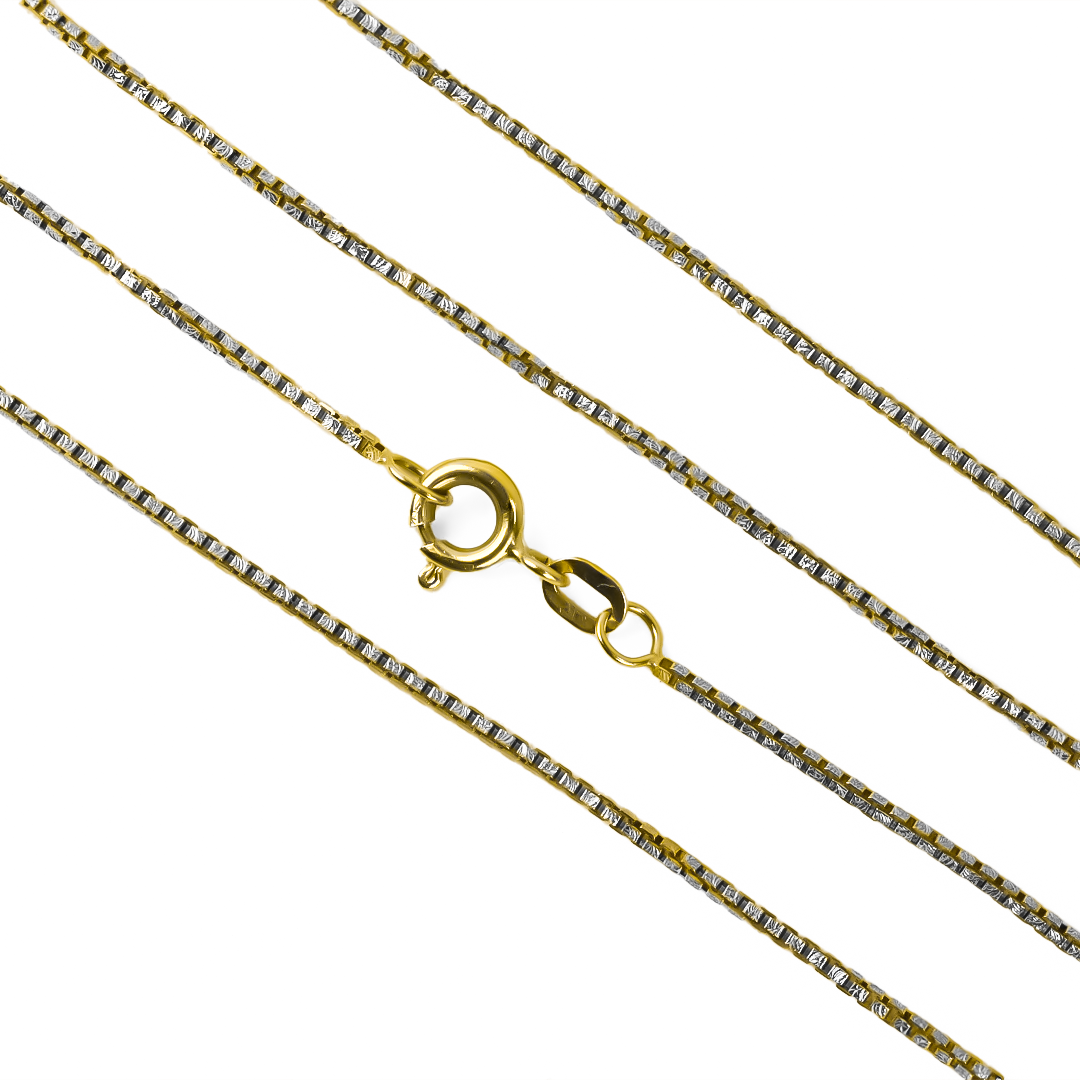 Cadena Venecia estilo bicolor 50 de Joyería Caracas es una verdadera obra de arte en oro 18k con una garantía de por vida.