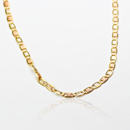Cadena de oro de 18k con diseño de escalera es un accesorio de alta calidad de la Joyería Caracas. Cuenta con garantía de por vida. 
