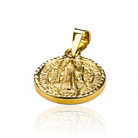 Dije San Benito diamantado MI. Confeccionado en oro de 18K por los expertos de Joyería Caracas, cuenta con garantía de por vida. 