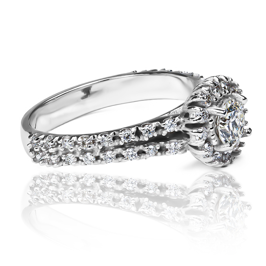 Anillo Diamond obelisk, hecho de oro 18k con certificado de calidad y garantía de por vida, esta Joyería Caracas es una elección sofisticada y exclusiva para un momento tan especial.