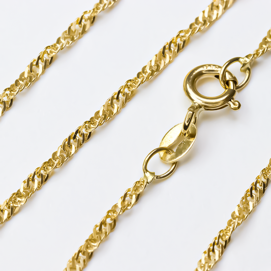 Cadena singapur S40. Hecha en oro 18k y con una garantía de por vida, esta pieza de joyería de la reconocida marca Joyería Caracas es un verdadero tesoro.