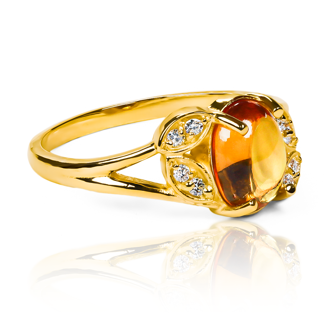 Anillo Citrine Garden, hecho de oro 18k con certificado de calidad y garantía de por vida, esta Joyería Caracas es una elección sofisticada y exclusiva para un momento tan especial.