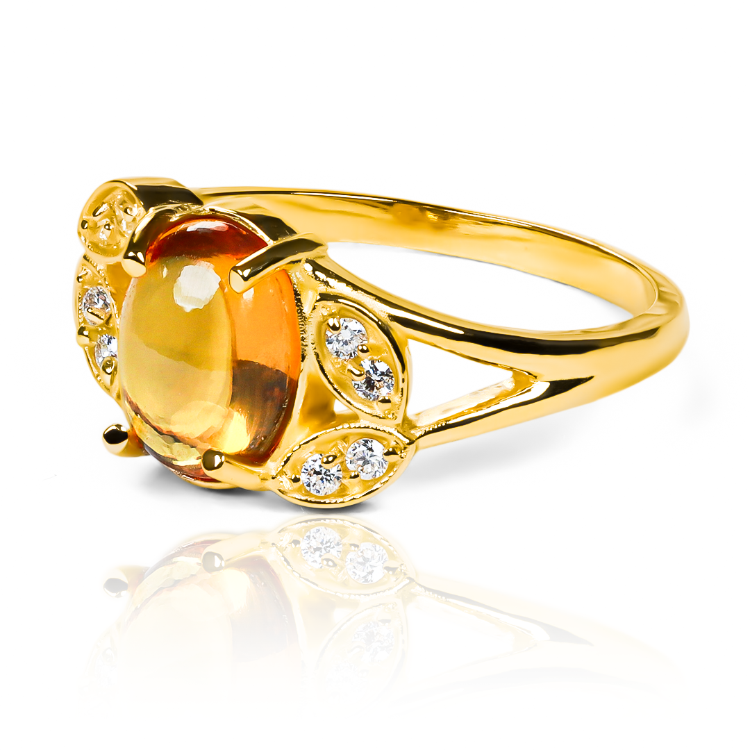 Anillo Citrine Garden, hecho de oro 18k con certificado de calidad y garantía de por vida, esta Joyería Caracas es una elección sofisticada y exclusiva para un momento tan especial.