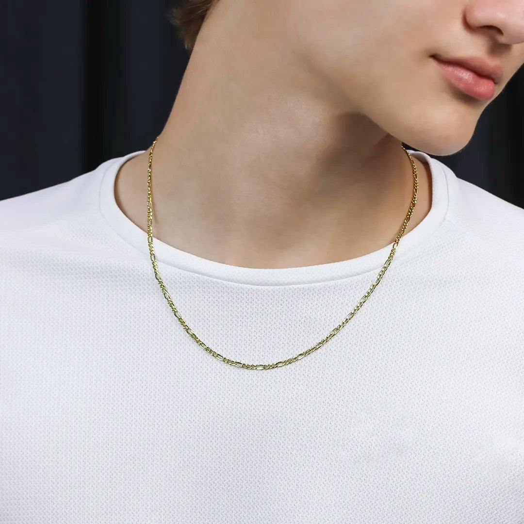 Cuello de hombre con cadena en tejido cubano 3x1 de 50cm en oro amarillo de 18 quilates, hecho en Joyería Caracas. 