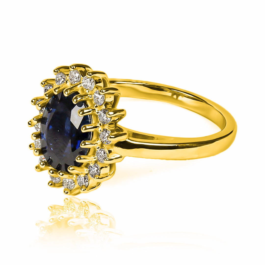 Anillo de compromiso Lady Tradicional. Fabricado en Joyería Caracas, elaborado en oro de 18 quilates, certificado con el más alto estándar de calidad.