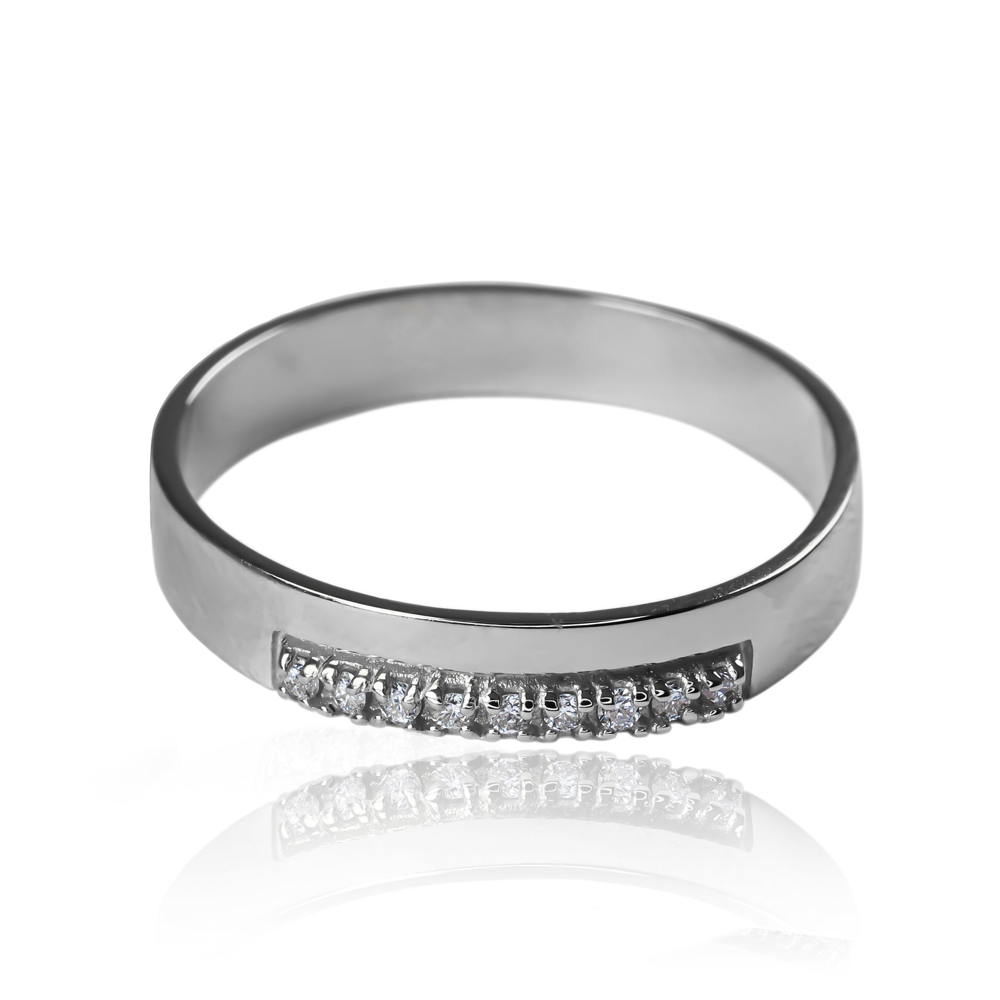 Anillo match love cristal elaborado en oro 18k de Joyería Caracas. Un símbolo de elegancia y exclusividad que te acompañará toda la vida con su garantía inigualable.