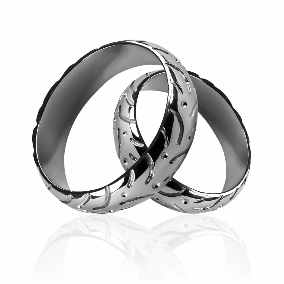Argollas de matrimonio Moto Lover, fabricados en oro 18 quilates, cada argolla cuenta con certificado de calidad y garantía de por vida.