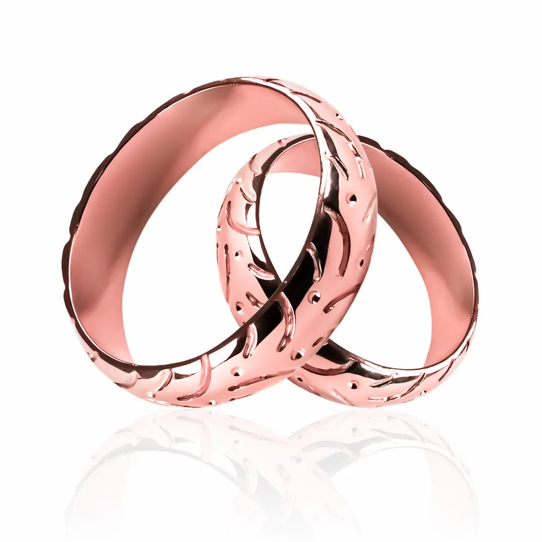 Argollas de matrimonio Moto Lover, fabricados en oro 18 quilates, cada argolla cuenta con certificado de calidad y garantía de por vida.