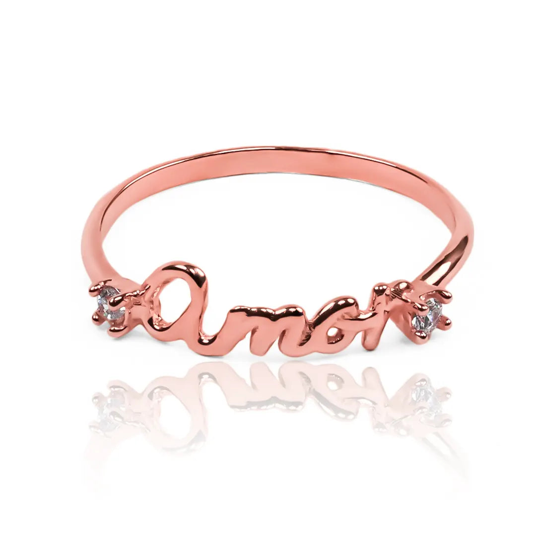 Anillo amor JT. Hecho de oro 18k y con nuestra garantía de por vida, esta joya de Joyería Caracas representa amor eterno y calidad excepcional. 