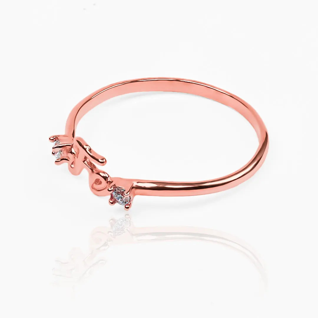 Anillo fe JT es una Joyería Caracas que simboliza elegancia y lujo. Hecho de oro 18k, es una pieza duradera y con garantía para toda la vida.