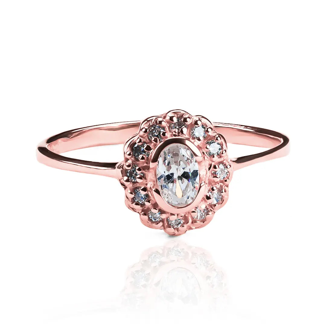 Anillo de compromiso Lady Tradicional Queen JC de Joyería Caracas, hecho en oro de 18k y con un certificado de garantía de por vida.