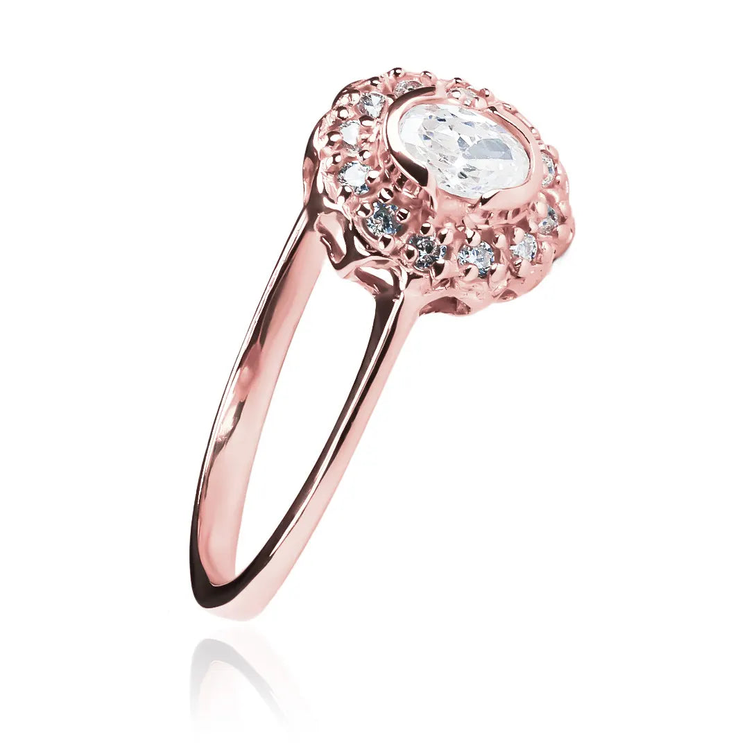 Anillo de compromiso Lady Tradicional Queen JC de Joyería Caracas, hecho en oro de 18k y con un certificado de garantía de por vida.