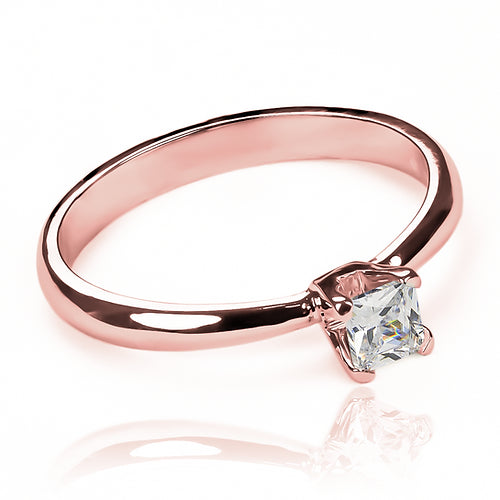 Anillo de compromiso pirámide square. Confeccionado con joyería caracas, en oro 18 k premium y certificado de calidad y garantía vitalicia.