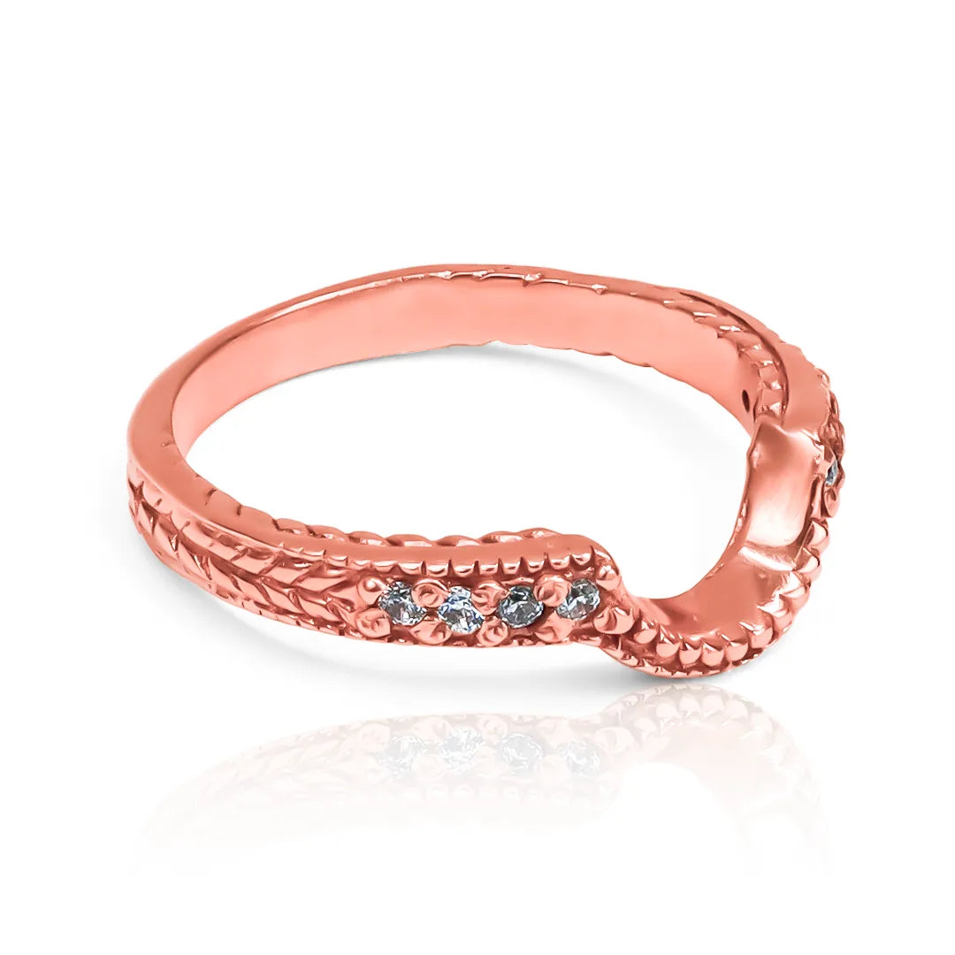 Anillo pisargolla ramas de Joyería Caracas en oro 18k. Su diseño lo hace único, garantizado para toda la vida.