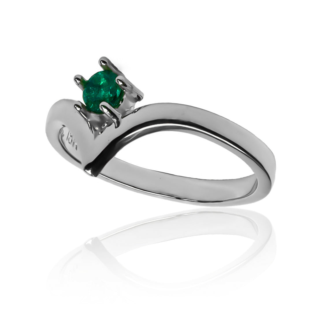 Anillo pointed. Hecho con oro 18k, este impresionante anillo de Joyería Caracas te asegura una garantía de por vida.