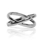 Anillo double ring de Joyería Caracas es un elegante símbolo de lujo y exclusividad. Hecho con oro 18k de la más alta calidad y con garantía para toda la vida.