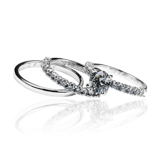 Set de argolla, anillo y pisargolla de Joyería Caracas, estas piezas están elaboradas en oro de 18k con un certificado de calidad que garantiza su autenticidad.