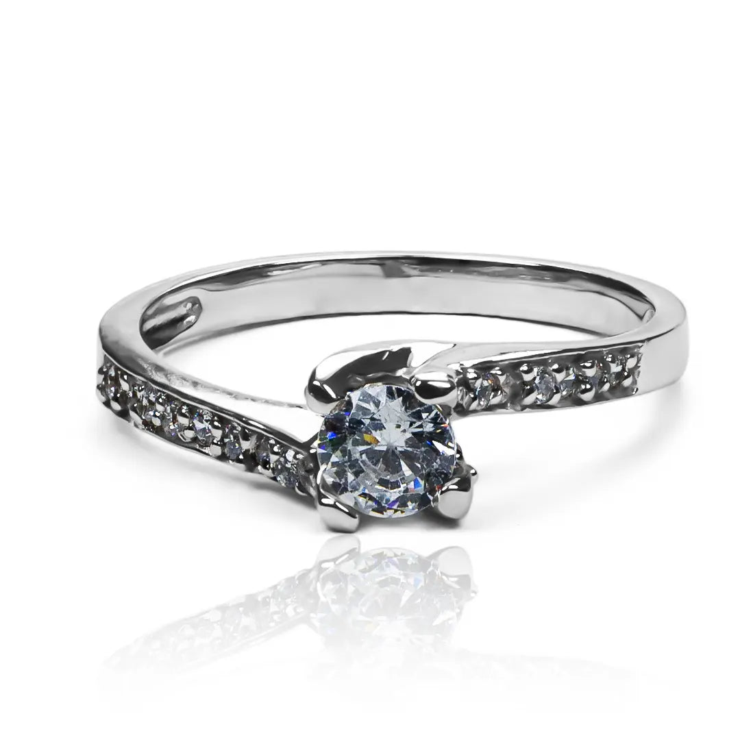 Anillo de compromiso special SM cristal de Joyería Caracas, fabricado en oro 18k, con certificado de calidad y garantía para toda la vida.