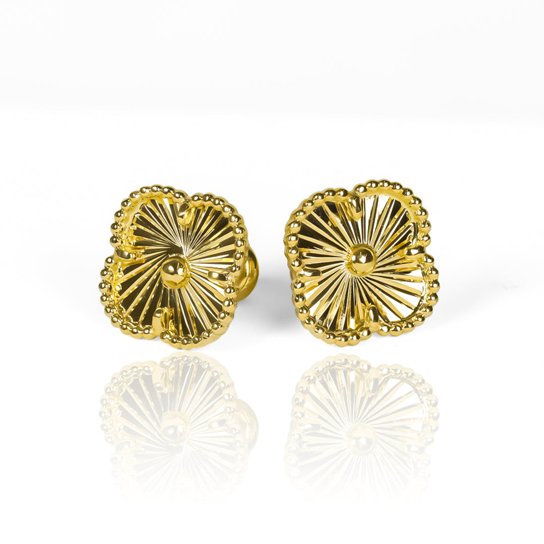Topitos Shiny Clovers. Fabricados en oro 18k por Joyería Caracas, cuenta con garantía de por vida.